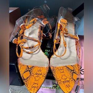 Simmi Orange Snakeskin Size 10 Heels